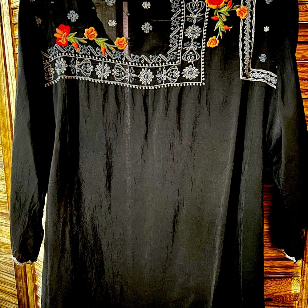 Johnny Was boho Black Embroidered Tunic